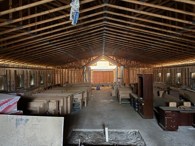 More Photos Of 2367 Jernigan Rd, Jacksonville Religious Facility For Sale