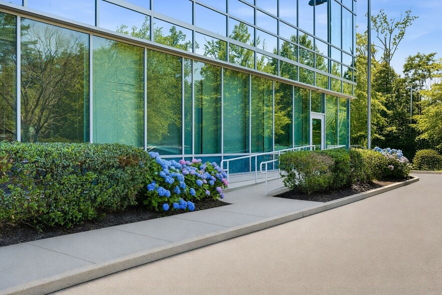 More Photos Of 6900 Forest Ave, Richmond Medical For Lease