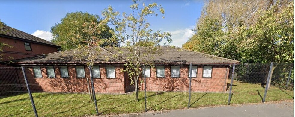 More Photos Of 21 Halefield St, St Helens Medical For Lease