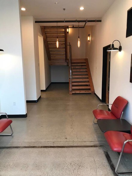 More Photos Of 2330 NW 31st Ave, Portland Flex For Sale