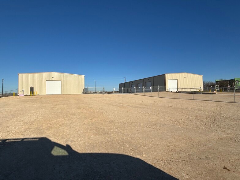 More Photos Of 764 Soechting Rd, New Braunfels Unknown For Lease