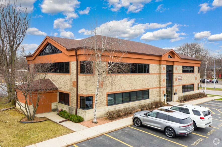 More Photos Of 4706 Cottage Grove Rd, Madison Medical For Lease