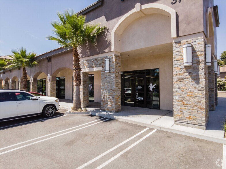 More Photos Of 5741 Las Virgenes Rd, Calabasas General Retail For Lease