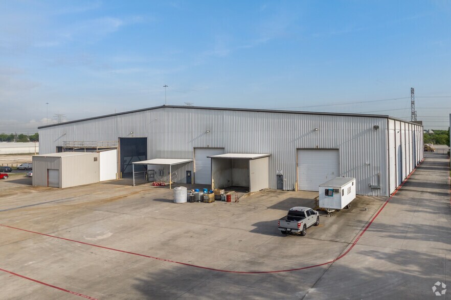 Primary Photo Of 2201 N Sam Houston Pky E, Houston Manufacturing For Lease