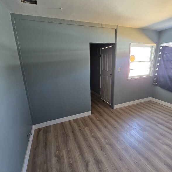 More Photos Of 15709 Bellflower Blvd, Bellflower General Retail For Sale