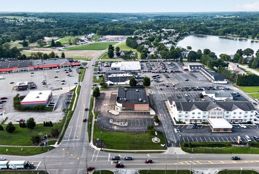More Photos Of 14941 South Ave, Columbiana General Retail For Sale