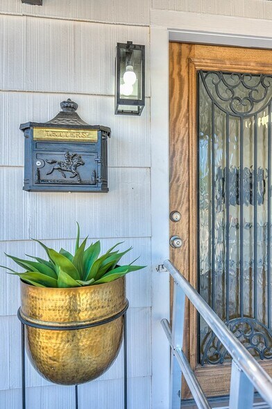 More Photos Of 2307 W Harris Ave, San Angelo Office Residential For Sale