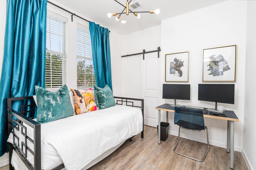 More Photos Of 2806 Rosewood St, Houston Multifamily For Sale