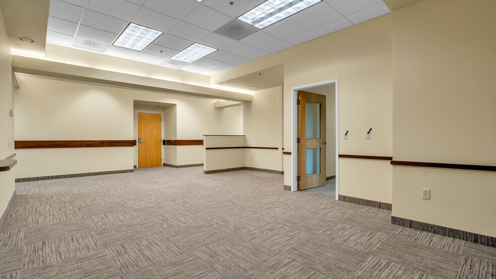 More Photos Of 693 Ray J. Glatt Cir, Woodburn Medical For Sale