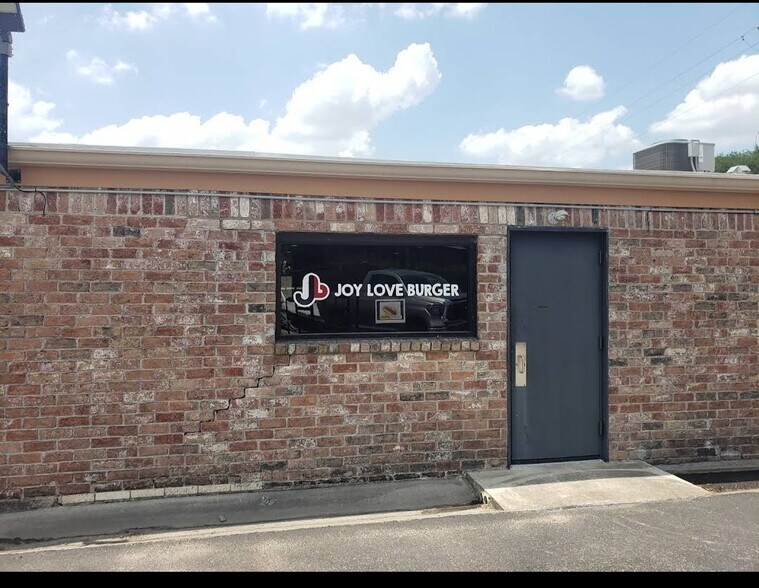 More Photos Of 6507 Brittmoore Rd, Houston Restaurant For Sale