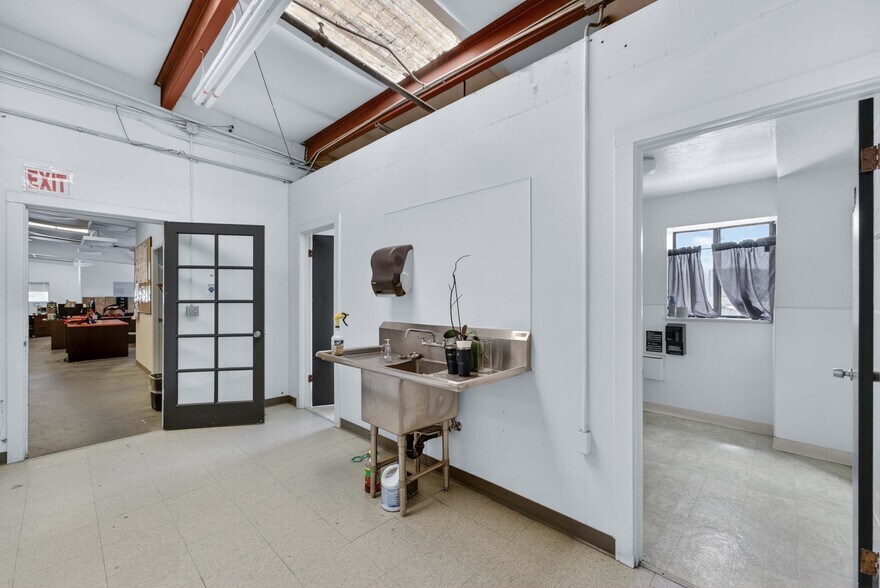 More Photos Of 182 Lewis Rd, Royal Oaks Industrial For Sale