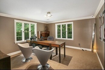 More Photos Of 538 Hartford Tpke, Shrewsbury Showroom For Sale