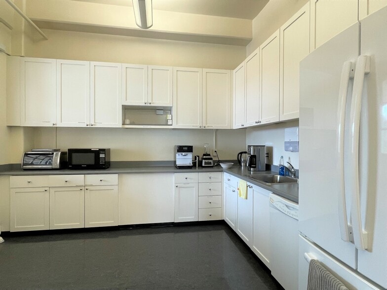 More Photos Of 220 Halleck St, San Francisco Office For Lease