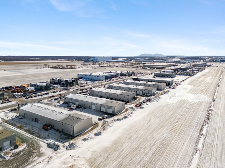 More Photos Of 1350 Boul Lionel-Boulet, Varennes Warehouse For Lease