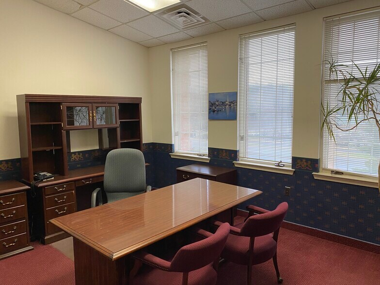 More Photos Of 7002 Little River Tpke, Annandale Office For Sale