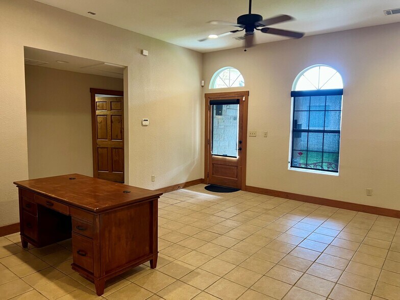 More Photos Of 2440 E Highway 290, Dripping Springs Office For Lease
