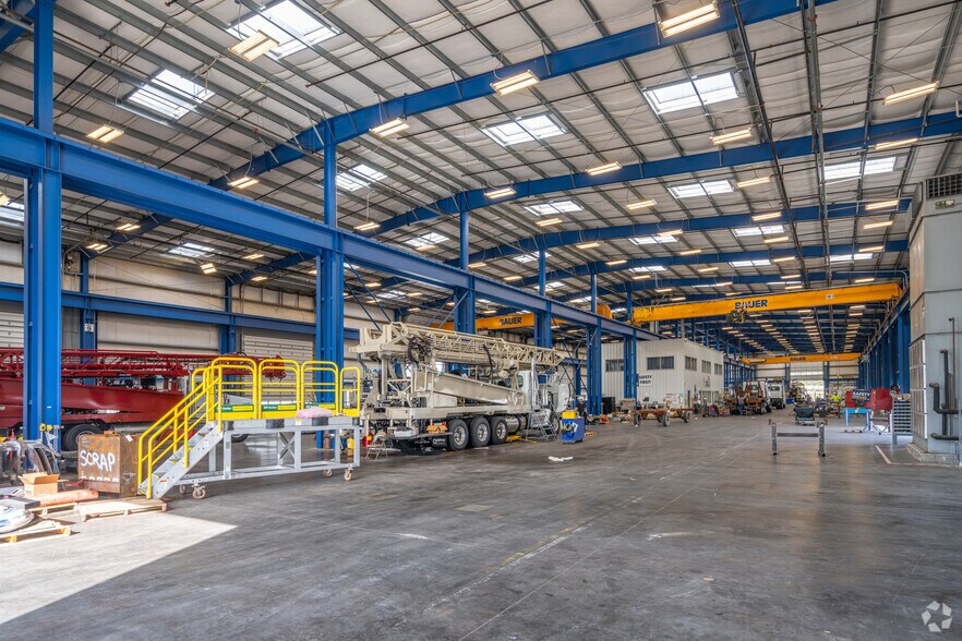 More Photos Of 100 N FM 3083 Rd, Conroe Manufacturing For Lease