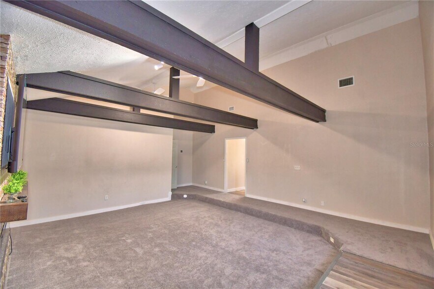 More Photos Of 208 Center St, Auburndale Office For Sale
