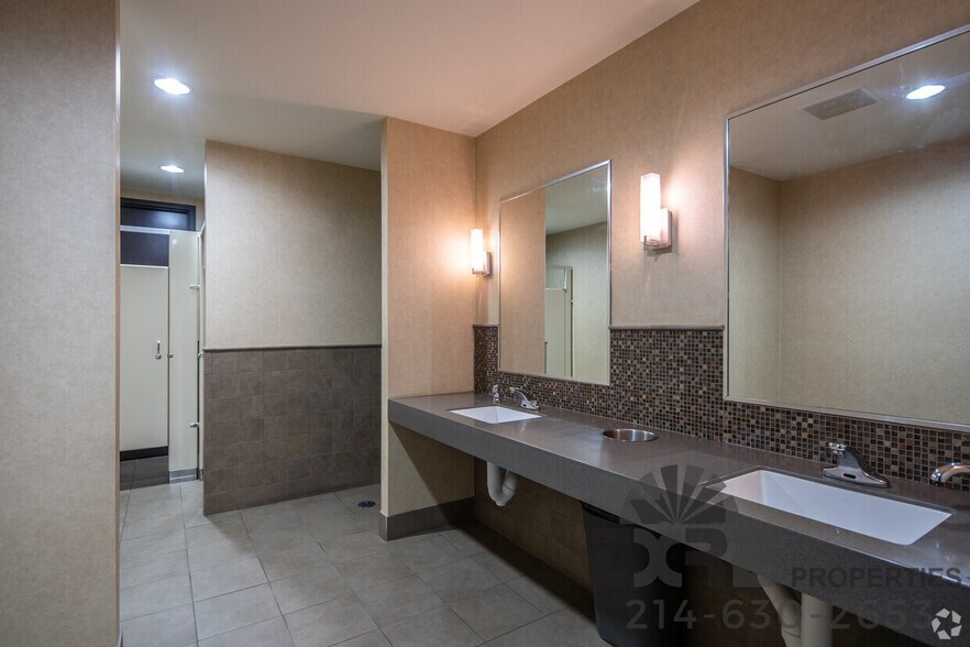 More Photos Of 2261 Brookhollow Plaza Dr, Arlington Office For Lease