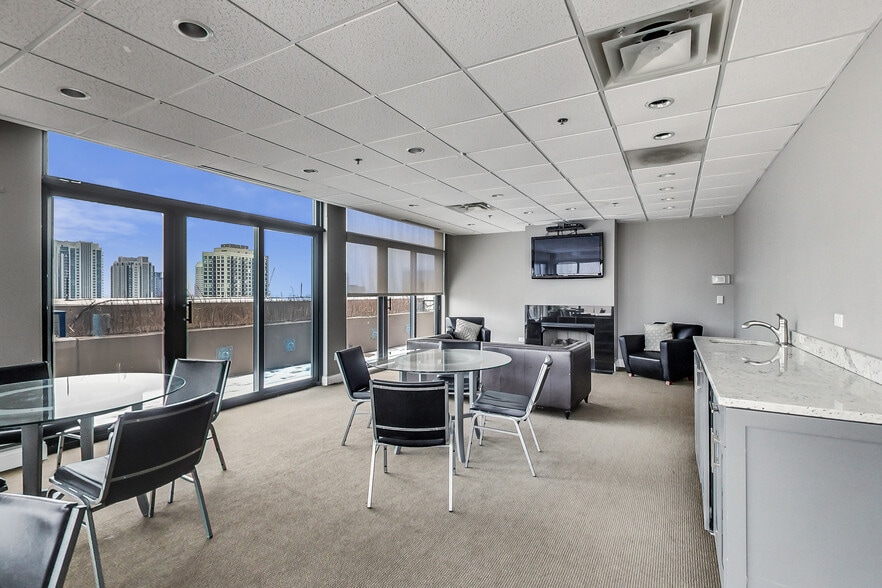 More Photos Of 435 W Erie St, Chicago Apartments For Sale