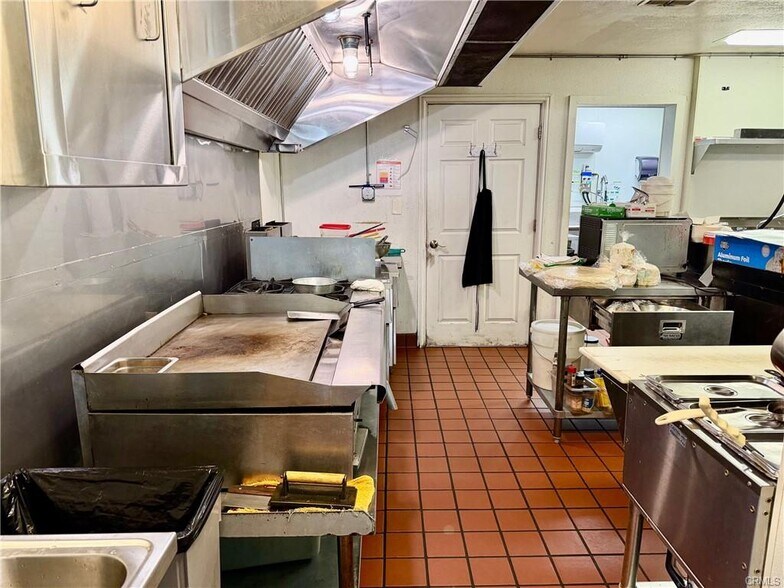 More Photos Of 2161 Feather River Blvd, Oroville Office For Sale