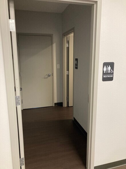 More Photos Of 21834 Northwest Fwy, Cypress Office For Sale
