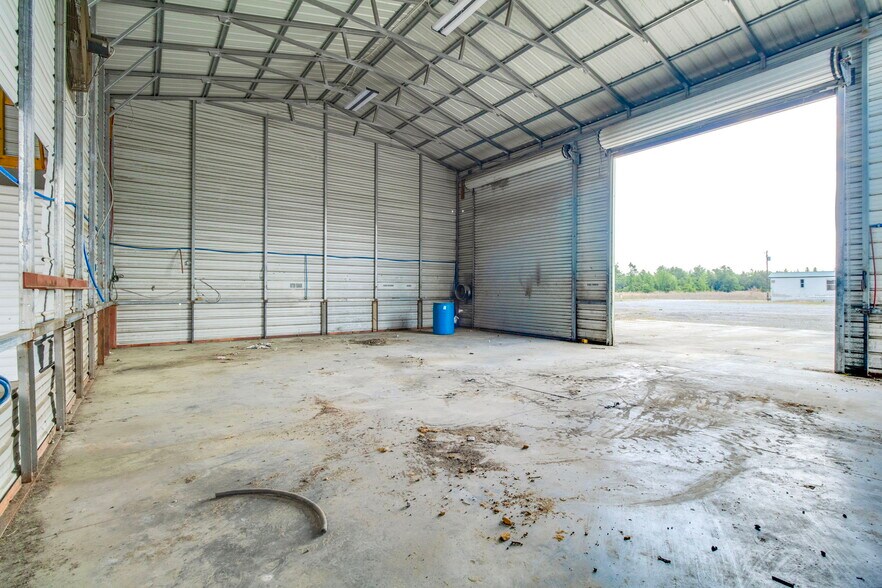 More Photos Of 267 Bell Rd, Mayesville Flex For Sale