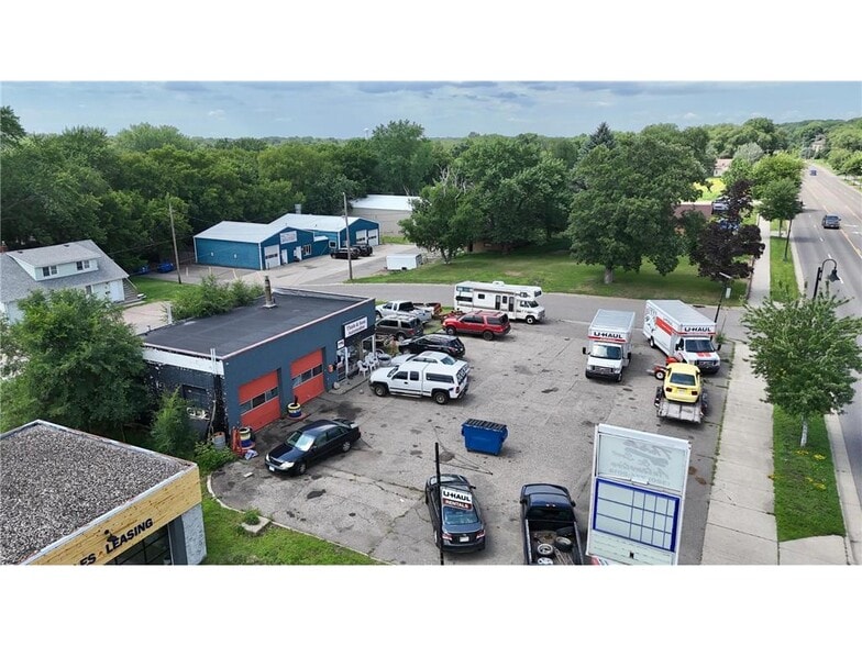 More Photos Of 519 Benton Dr, Sauk Rapids Service Station For Sale