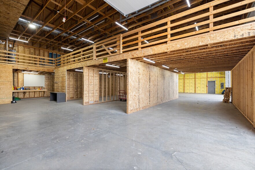More Photos Of 115 W Wyoming St, Kalispell Warehouse For Lease