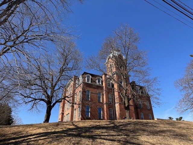 More Photos Of 223 N 4th St, Black River Falls Apartments For Sale