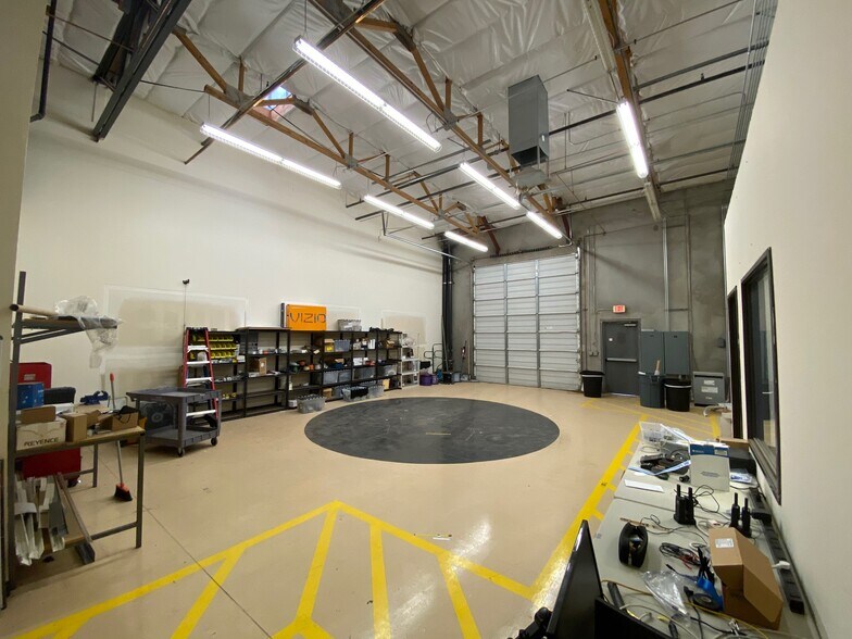 More Photos Of 2225 W Pecos Rd, Chandler Light Manufacturing For Lease