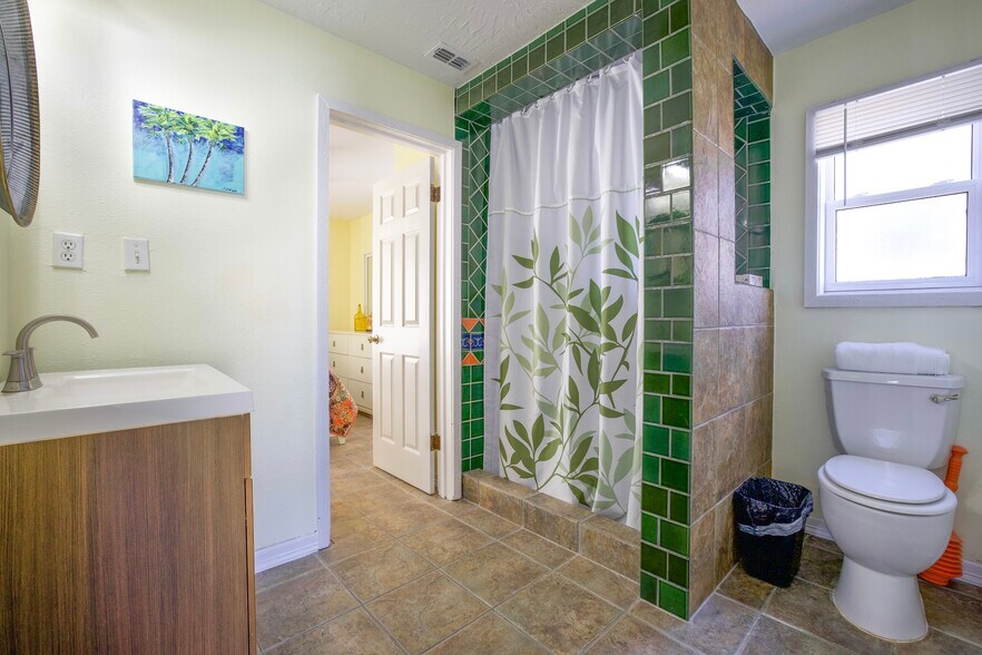 More Photos Of 129 E Esperanza St, South Padre Island Apartments For Sale