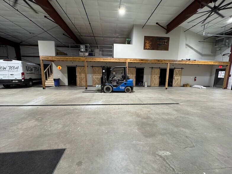 More Photos Of 645 Sandpiper Trl, Cottage Grove Warehouse For Lease