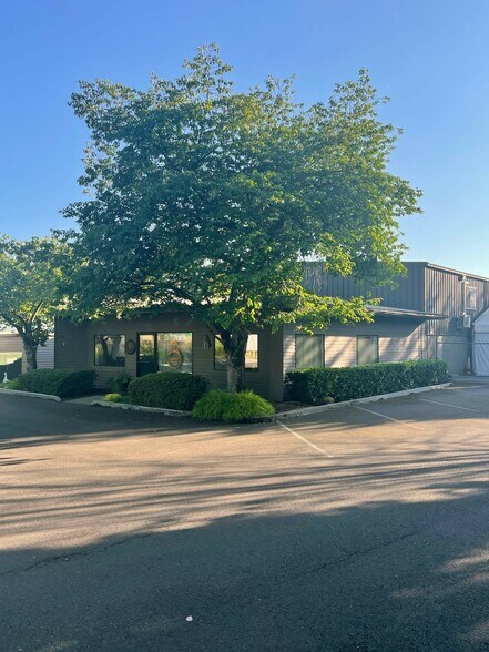 Primary Photo Of 19435 SW 129th Ave, Tualatin Warehouse For Sale