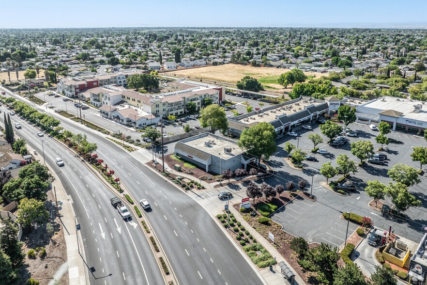 More Photos Of 2595 Main St, Oakley Auto Repair For Sale