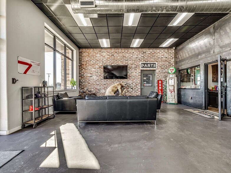 More Photos Of 2238 N Broadway St, Checotah Auto Repair For Sale
