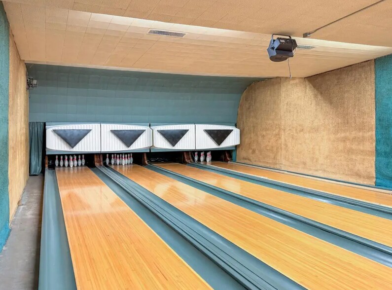 More Photos Of 109 Mill St, Currie Bowling Alley For Sale