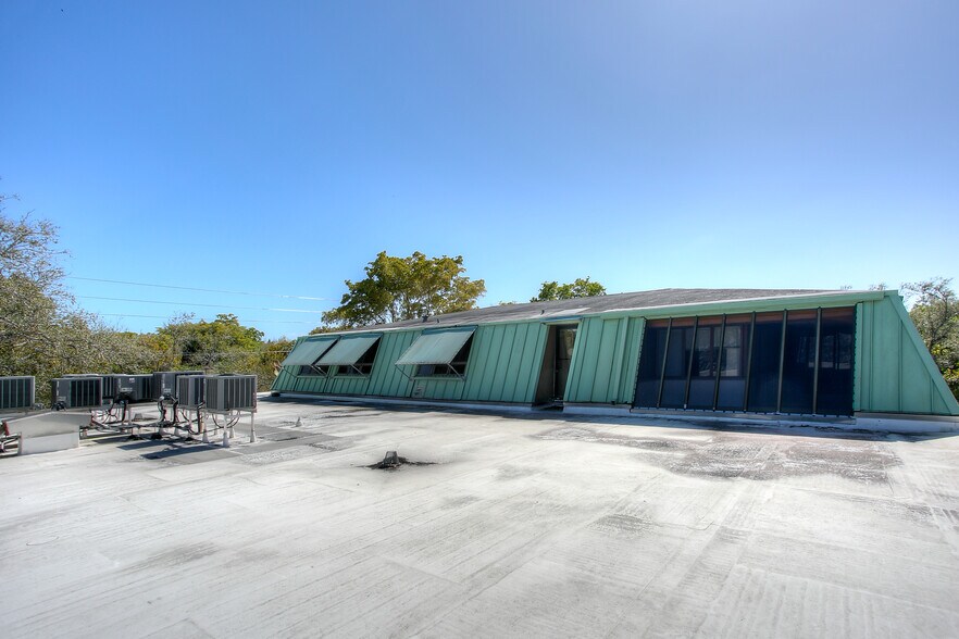 More Photos Of 7910 SW 57th Ave, South Miami Office Residential For Lease