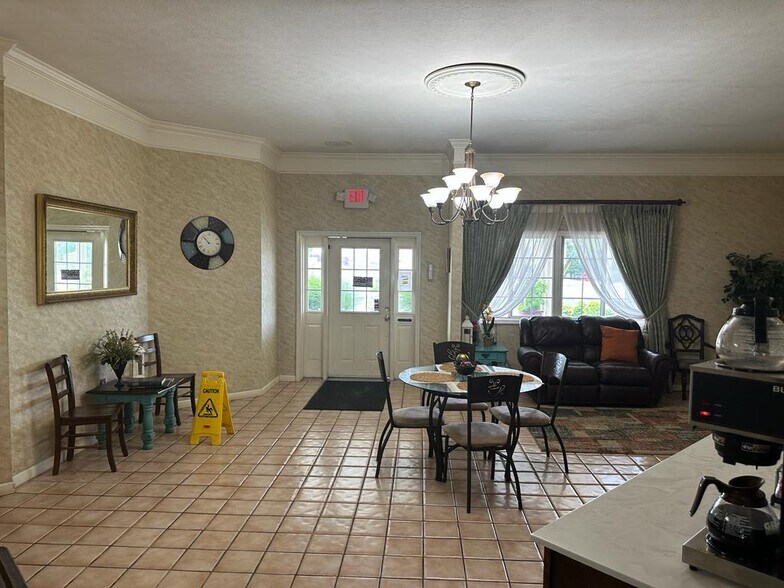 More Photos Of 1500 Edmonton Rd, Tompkinsville Hotel For Sale