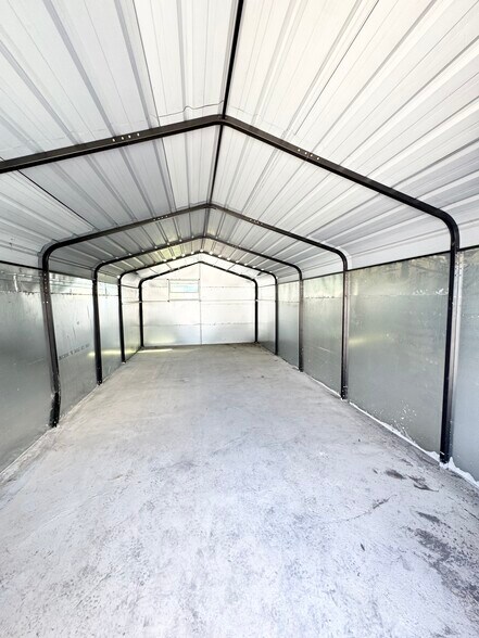 More Photos Of 3160 N 46th Ave, Saint Petersburg Warehouse For Sale