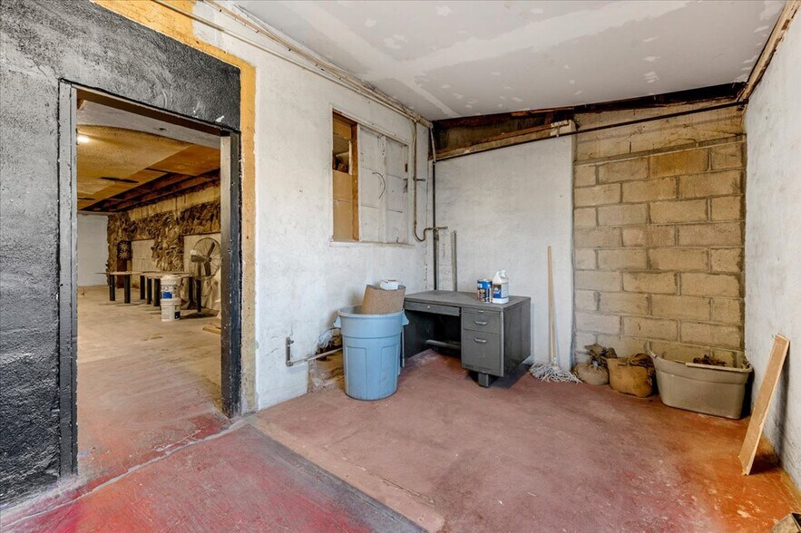 More Photos Of 636 Park Blvd, Orange Cove Freestanding For Sale