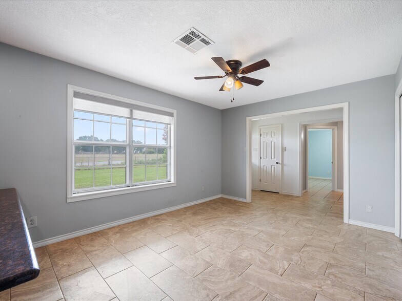 More Photos Of 17645 Highway 6, Navasota Land For Sale