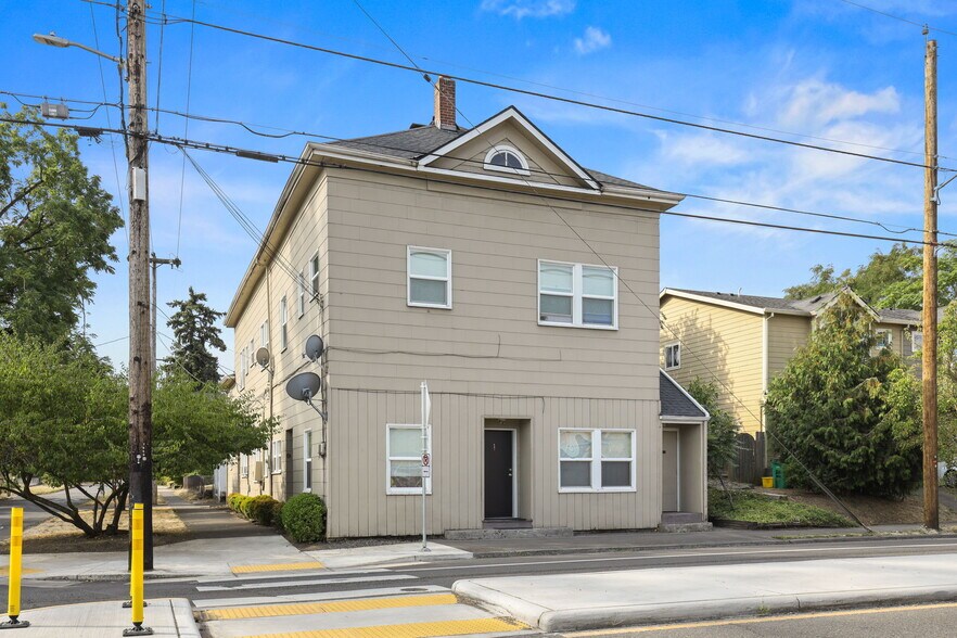 Primary Photo Of 7630 SE Woodstock Blvd, Portland Apartments For Sale