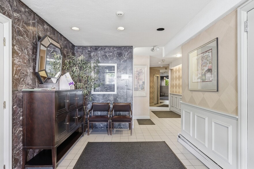 More Photos Of 1051 Beacon St, Brookline Medical For Sale