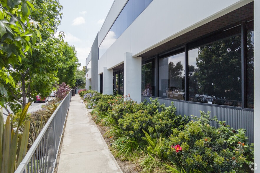 More Photos Of 2900 Orange Ave, Signal Hill Unknown For Lease