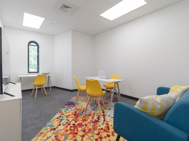 More Photos Of 950 N Washington St, Alexandria Coworking Space