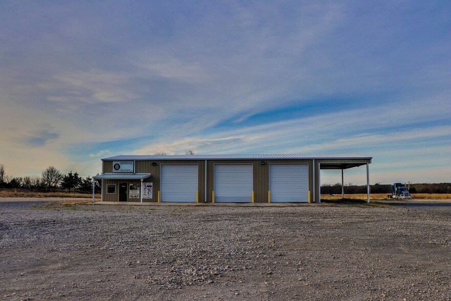 More Photos Of 32827 Airline Rd, Pauls Valley Warehouse For Sale