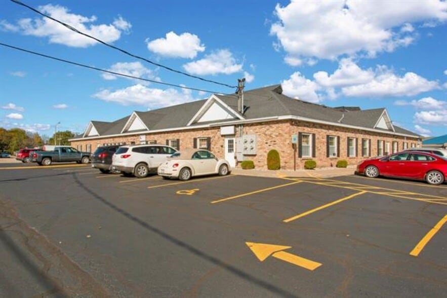 More Photos Of 2811 8th St, Wisconsin Rapids Office For Lease