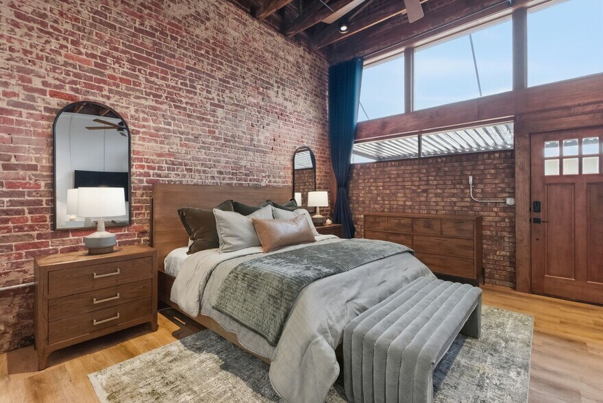 More Photos Of 103 W Duval St, Troup Freestanding For Sale