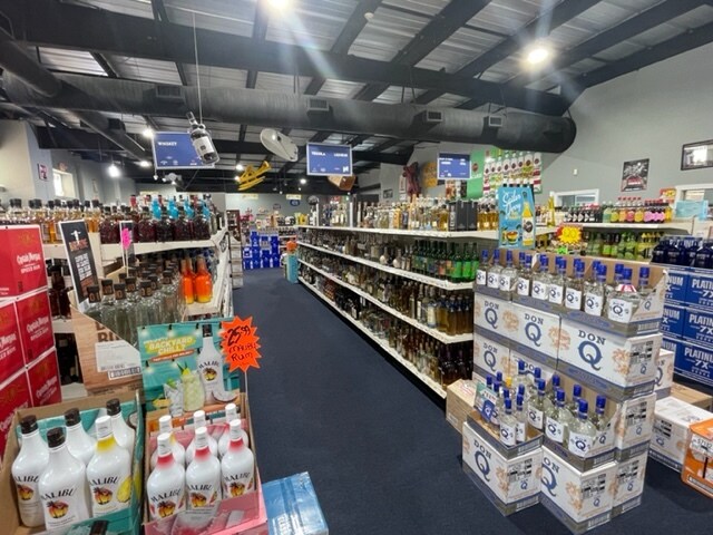 More Photos Of 102 Lexington Cir, Peachtree City Freestanding For Sale